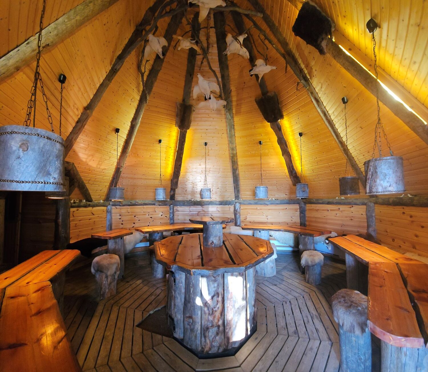 pienennetty kuva Vietä ikimuistoiset juhlat Kartano Kultarannassa